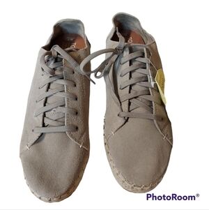 Tom's Lena women's desert taupe suede new shoes size 7